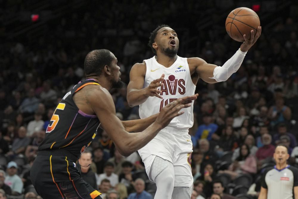 有些拘谨 有些拘谨