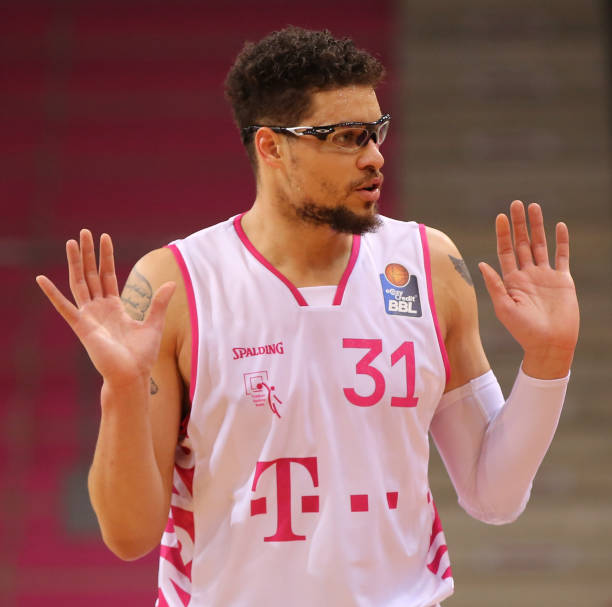 足球热土上 足球热土上